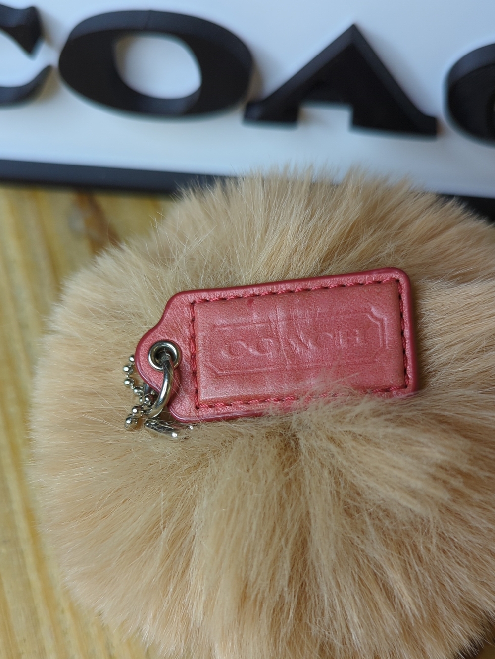 (0055) Coach Leather Hang Tag
